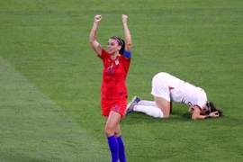 Alex Morgan (áo đỏ) đưa Mỹ vào chung kết. (Nguồn: Getty Images)