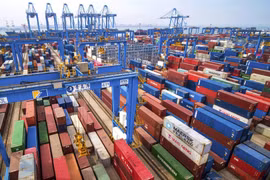 IMF đã hạ dự báo tăng trưởng kinh tế Trung Quốc xuống còn 6,2% trong năm nay. (Ảnh: AP)