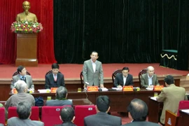 Dân thôn than với Bộ trưởng việc mập mờ tiền bồi thường 