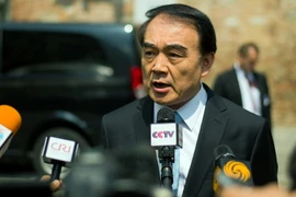 Thứ trưởng Ngoại giao Trung Quốc Lý Bảo Đông phát biểu với các phóng viên tại Vienna (Áo). (Nguồn: AFP)