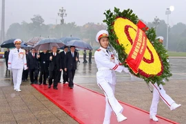 Lãnh đạo Đảng, Nhà nước vào Lăng viếng Chủ tịch Hồ Chí Minh