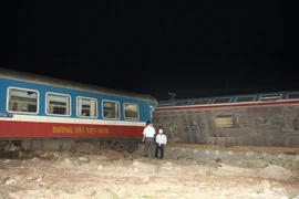 [Photo] Tai nạn tàu hỏa trên đường sắt Bắc-Nam làm chết 1 người