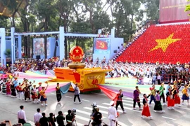 Diễu binh, diễu hành dịp kỷ niệm 40 năm Ngày Giải phóng miền Nam, thống nhất đất nước. (Nguồn: TTXVN)