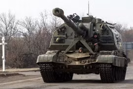 NATO tố cáo Nga đưa hơn 1.000 thiết bị quân sự vào Đông Ukraine