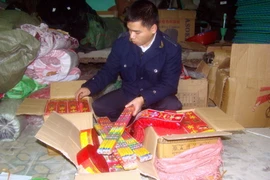 Cao Bằng: Bắt giữ 2 đối tượng vận chuyển gần 50kg pháo lậu