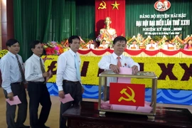 Đại hội điểm bầu trực tiếp Bí thư Đảng bộ huyện Hải Hậu (Nam Định) lần thứ XXVI nhiệm kỳ 2015–2020. (Ảnh: Văn Đạt/TTXVN)