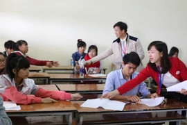 Buổi thi lại môn Toán sáng 4/7 được Hội đồng thi trường Đại học Đà Lạt tổ chức theo đúng quy chế. (Ảnh: Nguyễn Dũng/TTXVN)