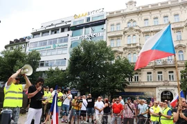 Míttinh phản đối người nước ngoài được tổ chức tại trung tâm Prague. (Ảnh: Trần Quang Vinh/Vietnam+)