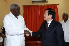 Chủ tịch nước Trương Tấn Sang hội kiến với Chủ tịch Quốc hội Cuba Esteban Lazo. (Ảnh: Nguyễn Khang/TTXVN)