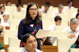 Đại biểu Quốc hội tỉnh Thái Nguyên Lê Thị Nga phát biểu ý kiến. (Ảnh: Phạm Kiên/TTXVN)