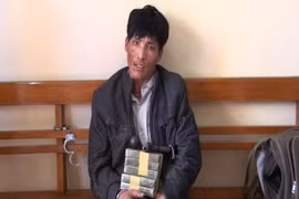 Bắt đối tượng sử dụng vũ khí nóng vận chuyển 5 bánh heroin