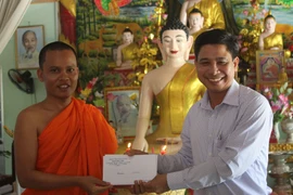 Chúc Tết Chol Chnam Thmay đồng bào Khmer tại tỉnh Hậu Giang