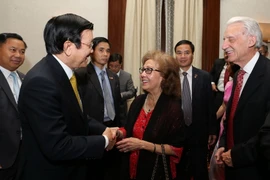 Chủ tịch nước gặp gỡ bà con Việt kiều, lưu học sinh, sinh viên, cán bộ Phái đoàn Việt Nam tại Liên hợp quốc và bạn bè Hoa Kỳ. (Ảnh: Nguyễn Khang/TTXVN)