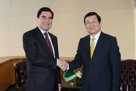 Chủ tịch nước Trương Tấn Sang gặp Tổng thống Cộng hòa Turkmenistan, Gurbangulg Berdimuhamedov. (Ảnh: Nguyễn Khang/TTXVN)
