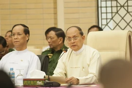 Tổng thống Myanmar Thein Sein thảo luận với thủ lĩnh đối lập 