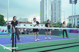 Ngày càng có nhiều người chơi Pickleball (Ảnh: Việt Anh/Vietnam+)