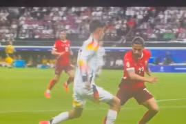 Kai Havertz bị chê cười vì pha đảo chân lỗi khi đối đầu hậu vệ Thụy Sĩ