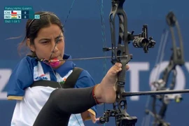 Màn bắn cung bằng chân đỉnh cao của VĐV khuyết tật Ấn Độ ở Paralympic 2024