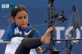 Màn bắn cung bằng chân đỉnh cao của VĐV khuyết tật Ấn Độ ở Paralympic 2024