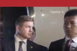 Vệ sĩ của ông Putin gây sốt mạng khi giao tiếp với nhân viên an ninh Trung Quốc