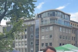 Fan Anh thích thú khi phát hiện cảnh sát Đức có khuôn mặt giống HLV Southgate