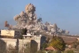 Video Israel không kích Nam Liban, ngôi đền thiêng 2000 năm tuổi hóa tro bụi