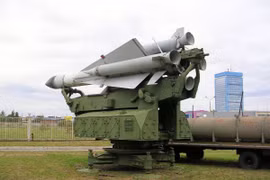 Hệ thống tên lửa đất đối không S-200. (Nguồn: Army Recognition)