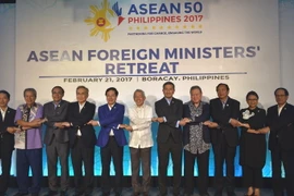 Trưởng đoàn các nước ASEAN và Tổng thư ký ASEAN Lê Lương Minh tại hội nghị. (Ảnh: Xuân Vịnh/TTXVN)
