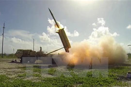 Hệ thống THAAD trong cuộc thử nghiệm tấn công, đánh chặn mục tiêu ở đảo Wake, Thái Bình Dương ngày 1/11/2015. (Nguồn: AFP/TTXVN)
