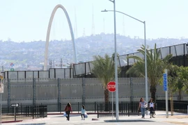 Bức tường biên giới Mỹ- Mexico tại San Ysidro, California, Mỹ ngày 25/1.(Nguồn: AFP/TTXVN)