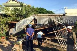 [Video] Xe tải mất lái gây tai nạn nghiêm trọng tại Ninh Thuận