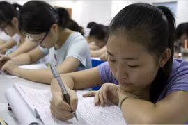 Học sinh Trung Quốc có thể lãnh án 7 năm tù nếu gian lận thi cử