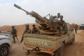 Các lực lượng Iraq trong chiến dịch chống IS tại tỉnh Anbar ngày 15/9. (Nguồn: AFP/TTXVN)