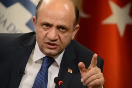 Bộ trưởng Quốc phòng Thổ Nhĩ Kỳ Fikri Isik. (Nguồn: Mynet)