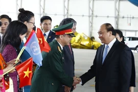 Lễ đón Thủ tướng Nguyễn Xuân Phúc tại sân bay John F.Kennedy. (Ảnh: Thống Nhất/TTXVN) 