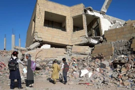 Một ngôi trường bị phá hủy sau một cuộc không kích ở tỉnh Taez, Yemen. (Nguồn: AFP/TTXVN)