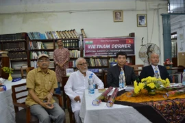 Công sứ Trần Quang Tuyến phát biểu tại lễ khai trương Góc sách ở trường Đại học Jadavpur. (Ảnh: Đăng Chính/Vietnam+)