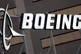 Logo của hãng Boeing tại El Segundo, California, Mỹ ngày 25/1/2011. (Nguồn: AP/TTXVN) 