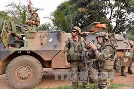 Binh sĩ Pháp trong chiến dịch tuần tra ở Bangui ngày 20/12. AFP/TTXVN