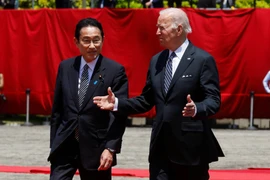 Thủ tướng Fumio Kishida (trái) và Tổng thống Mỹ Joe Biden tại Cung điện Akasaka ở Tokyo vào tháng 52022. (Nguồn: Reuters)