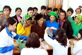 Dấu chân tình nguyện của các thầy thuốc trẻ Nghệ An