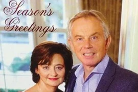 Cựu thủ tướng Anh Tony Blair và tấm thiệp Giáng sinh lạ lùng