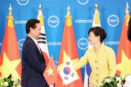 [Photo] Hoạt động của Thủ tướng Nguyễn Tấn Dũng tại Busan, Hàn Quốc