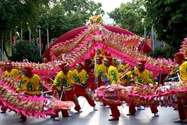 [Photo] Liên hoan múa rồng Hà Nội kỷ niệm 60 năm Giải phóng Thủ đô