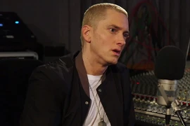 Eminem tuyên bố mình là đồng tính trong phim “The Interview”