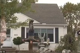 Những hình nộm tạo ra khung cảnh ghê rợn. (Nguồn: Cleveland 19)
