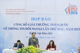 Ông Phạm Văn Linh - Phó trưởng ban Tuyên giáo Trung ương tuyên bố chính thức phát động giải thưởng toàn quốc về thông tin đối ngoại lần 2. (Ảnh: PV/Vietnam+)