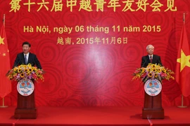 Tổng Bí thư Nguyễn Phú Trọng và Tổng Bí thư , Chủ tịch nước Trung Quốc Tập Cận Bình dự gặp gỡ hữu nghị thanh niên Việt-Trung lần thứ 16. (Ảnh: Trí Dũng/TTXVN) 