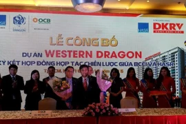 Lãnh đạo các bên tại lễ công bố dự án Wertern Dragon. (Nguồn: OCB)