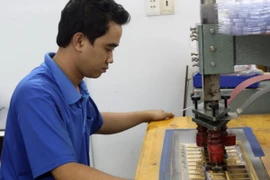 Giá vàng SJC trong nước cao hơn thế giới 5,49 triệu đồng